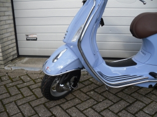 Vespa Primavera Azurro Incanto Special