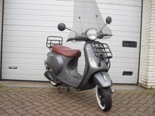 Vespa LX Titanium Special