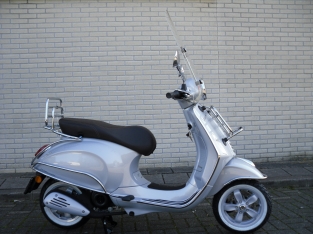 Vespa Primavera Touring Special