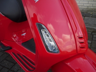 Vespa Primavera Red Devil Special