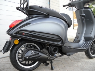 Vespa Sprint Sport Mat Black Special