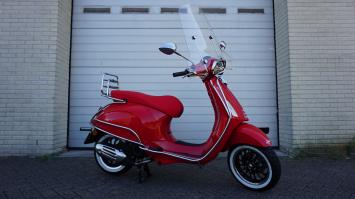 Vespa Sprint RED full Special E5