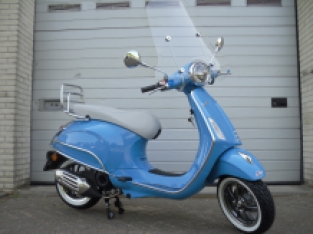 Vespa Primavera 50th Azurro Special E4