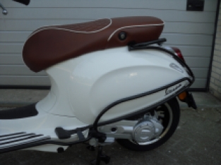 Vespa Sprint wit Special Euro 4